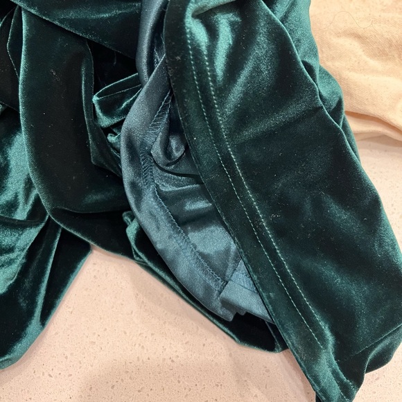 Revelry Jade Velvet Dress- Emerald, size 6 (**has not been altered**) EUC - Picture 8 of 9